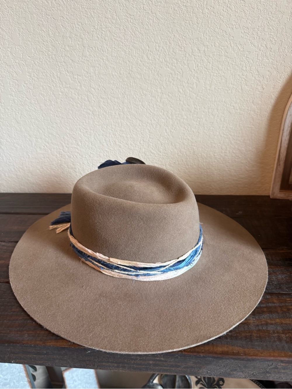 Lovely Bird Malibu - Montana Taupe Wide-Brim Fedora Hat size Med - Picture 4 of 10
